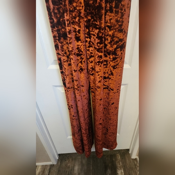 Show Me Your Mumu The Richards Jumpsuit Copper Crushed Velvet Size Small EUC - Picture 7 of 7